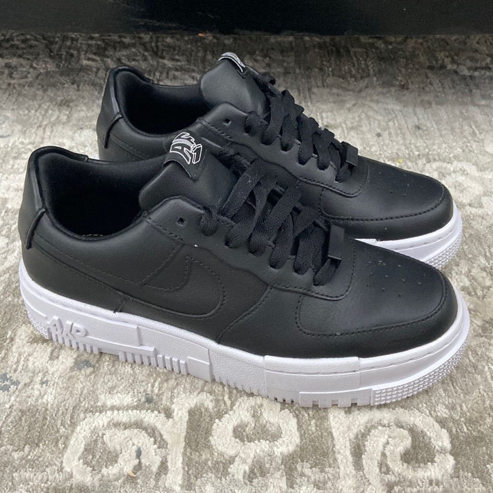 NIKE AIR FORCE PIXEL BLACK SIZE 6